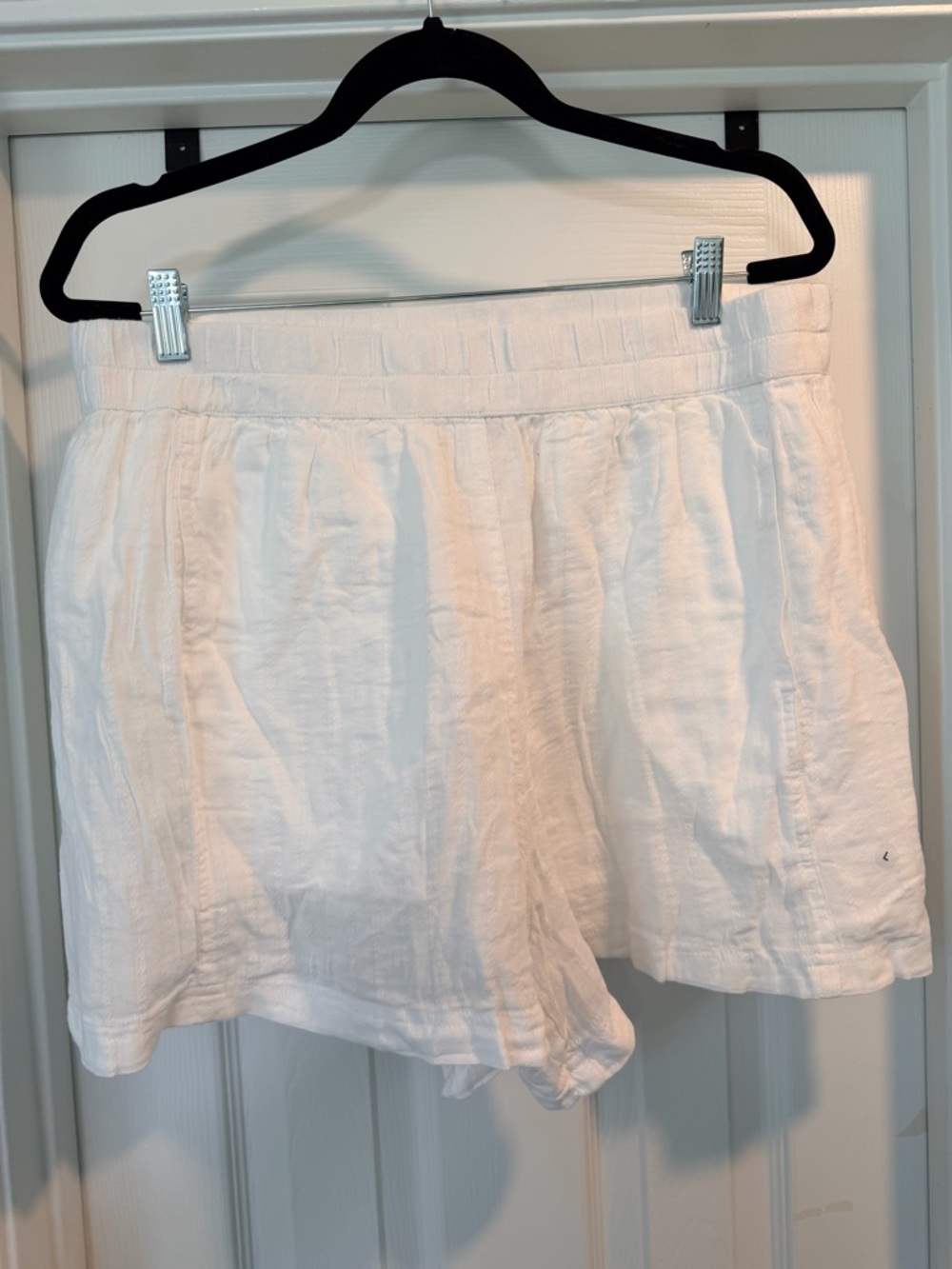 American Eagle Outfitters White High-Waist Pull-On Linen Shorts
